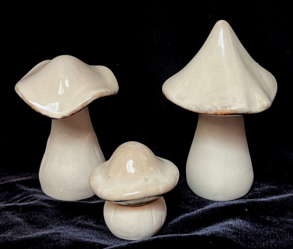 Mushrooms Ceramic Set of 3 – 3″, 5.5″, and 6.75″ by Cracker Barrel- New L